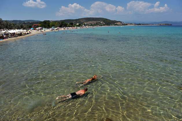 Anunț extrem de neplăcut pentru turiștii români care merg în Grecia. „Se întâmplă deja pe cel puțin trei insule”
