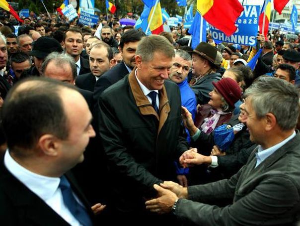 Credea că va pierde totul, dar Iohannis i-a făcut o surpriză în ultimul moment și a semnat actul. „Este un semn divin”
