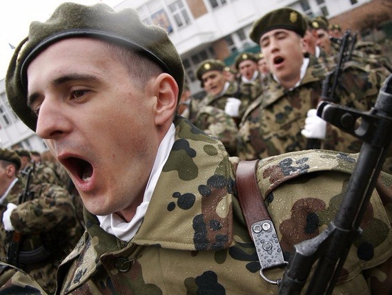 Decizie de urgență! România se pregătește să reintroducă prin lege stagiul militar: cine va fi recrutat de la 1 ianuarie 2016. „Situația geopolitică o impune!”
