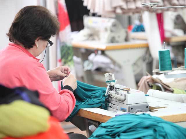 Slujbe care se caută. Directorul unei fabrici: Șoferi, secretare și paznici găsim câți vrem. Dar nu mai sunt oameni care să lucreze...