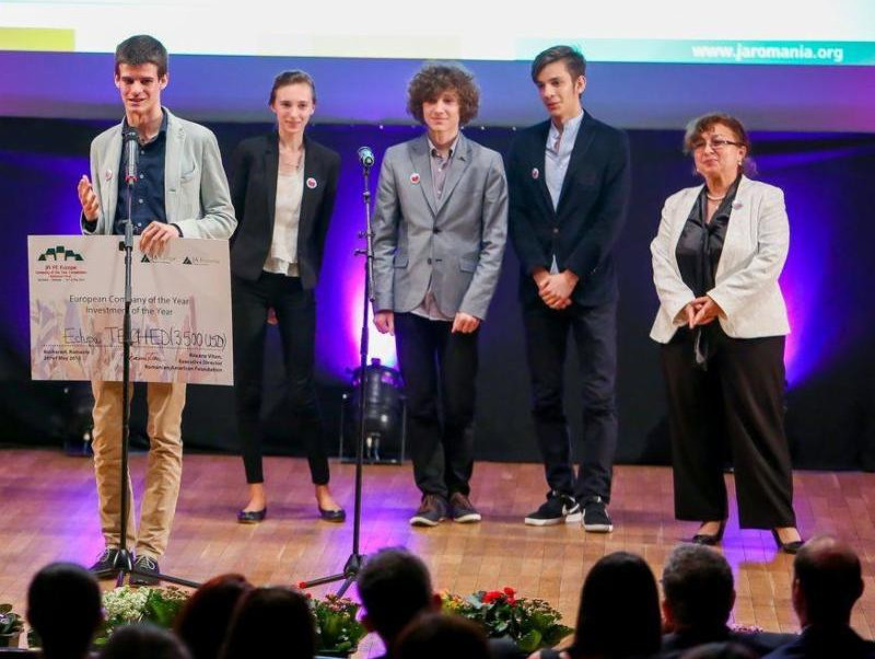 Un licean român a câștigat Alumni Leadership Award în finala europeană ”Compania anului 2015” de la Berlin