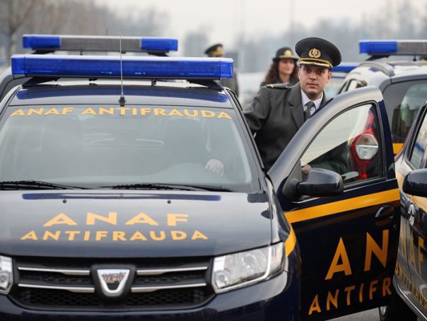 Intră în club, își fixează ținta și apoi acționează. Cine sunt "clienții obișnuiți" care le-au pregătit patronilor de pe litoral o surpriză foarte neplăcută