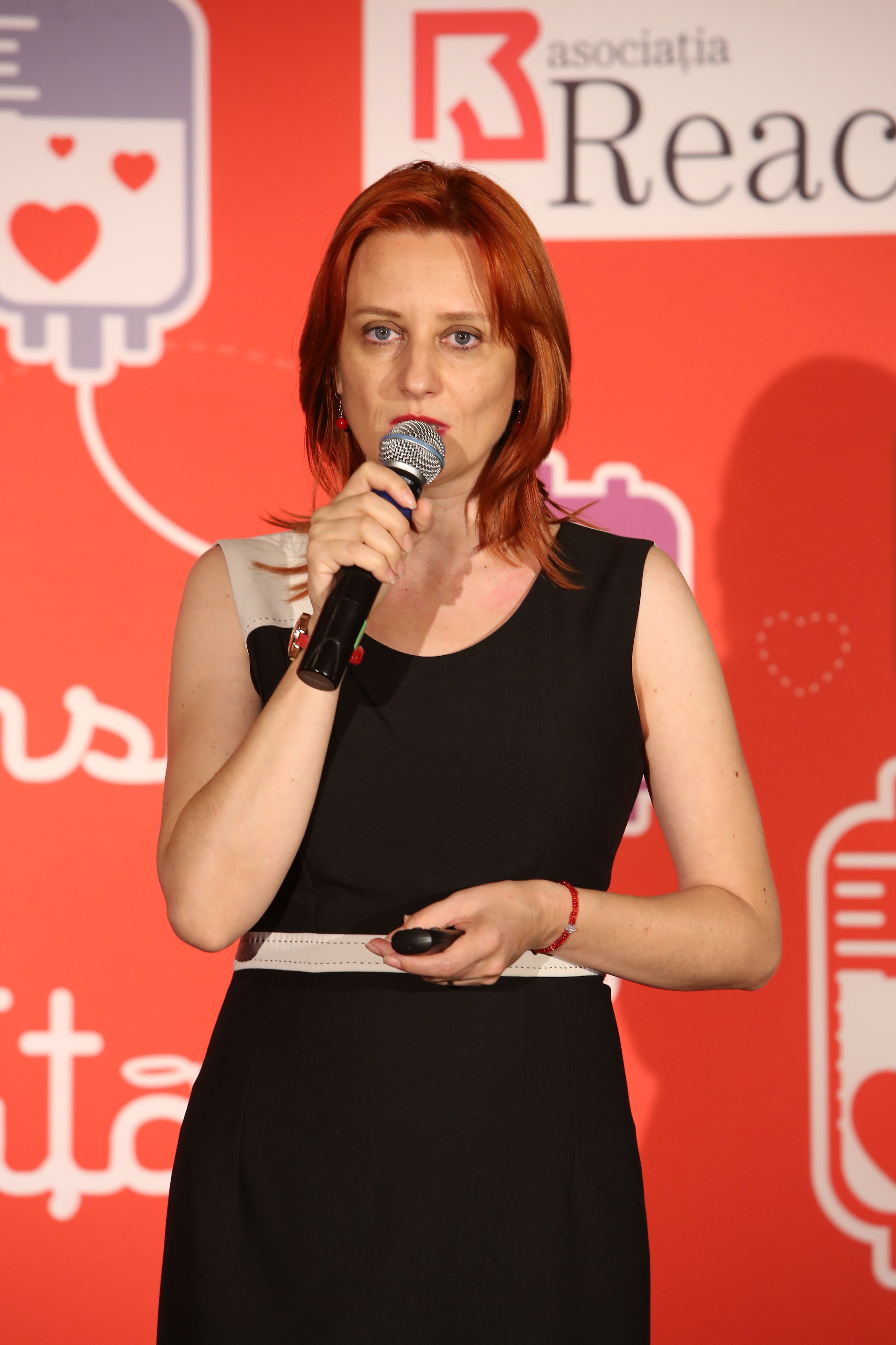 Opt centre de transfuzie sanguină, renovate de Fundația Vodafone România
