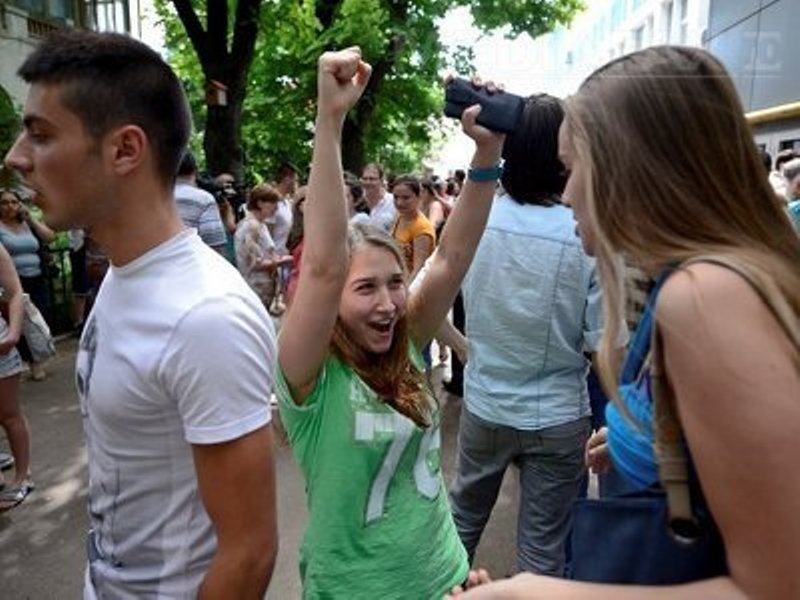Ce salarii se câștigă în județele cu cele mai bune rezultate la bacalaureat 2015. VIDEO