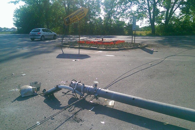 Un tânăr din Galați a scăpat nevătămat dintr-un accident extrem de grav. Greșeala care l-a costat însă viața 10 secunde mai târziu. „Ce s-a întâmplat e IREAL”
