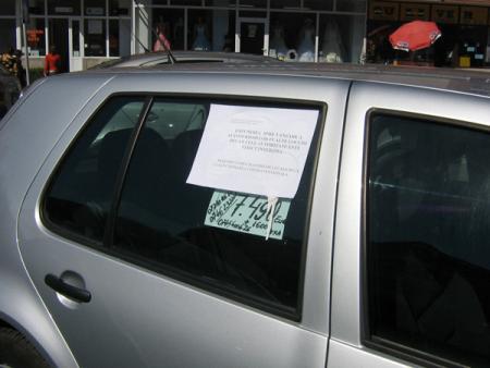 Acest șofer din București și-a parcat mașina și a lăsat un număr de telefon în parbriz. Surpriza a venit după câteva minute: ce explicație i-au dat polițiștii