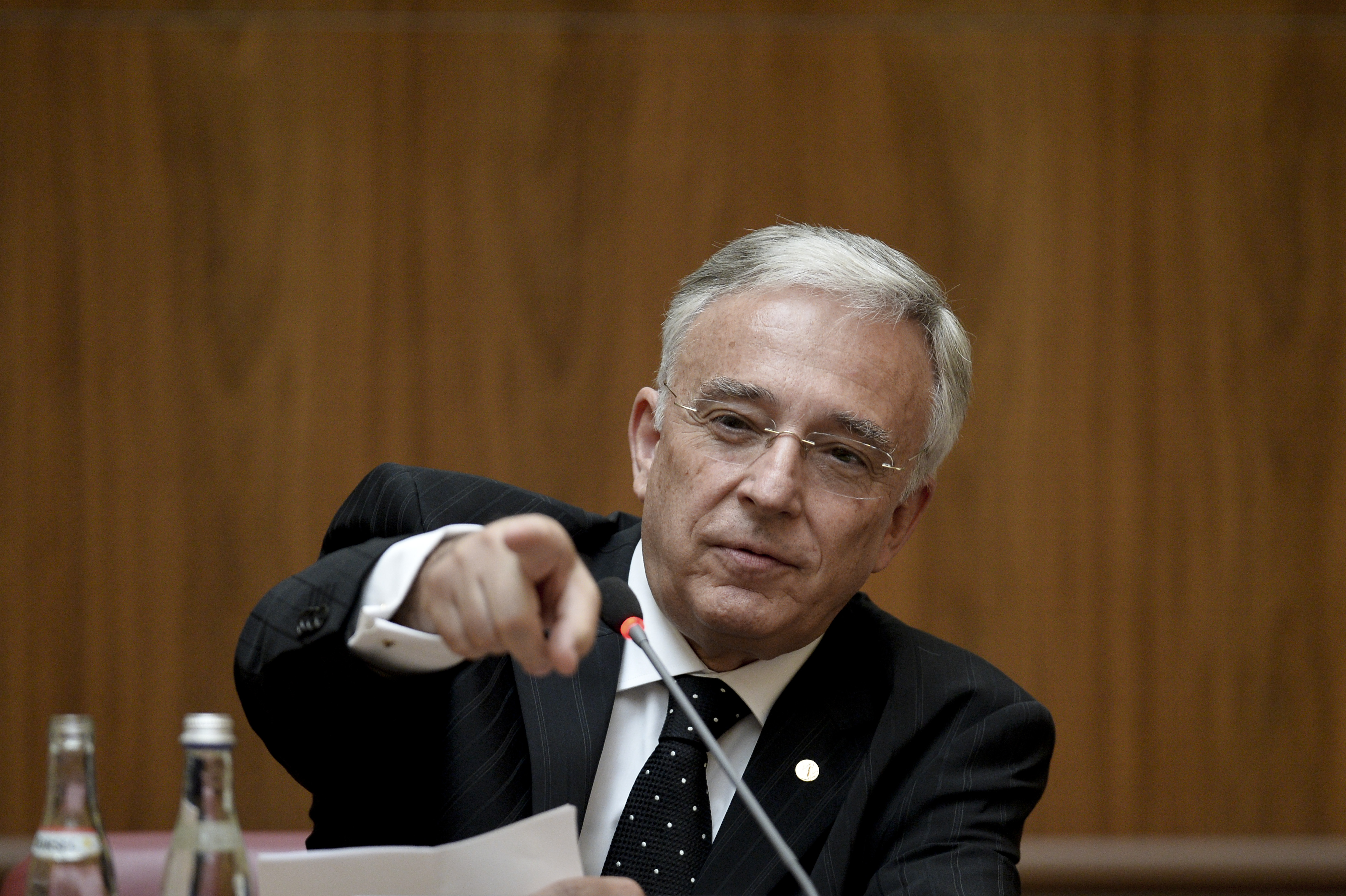 Data până la care românii mai pot folosi LEUL ca monedă națională. Anunțul făcut de guvernatorul BNR, Mugur Isărescu