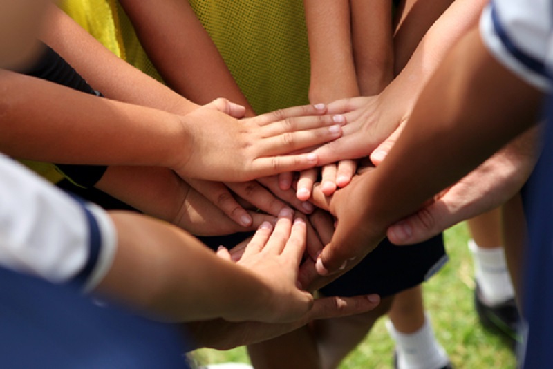 Șase angajați dintr-o bancă s-au jucat „periculos” într-un teambuilding și s-au filmat. „După ce am văzut clipul respingător, am luat decizia să îi dăm afară pe toți!”