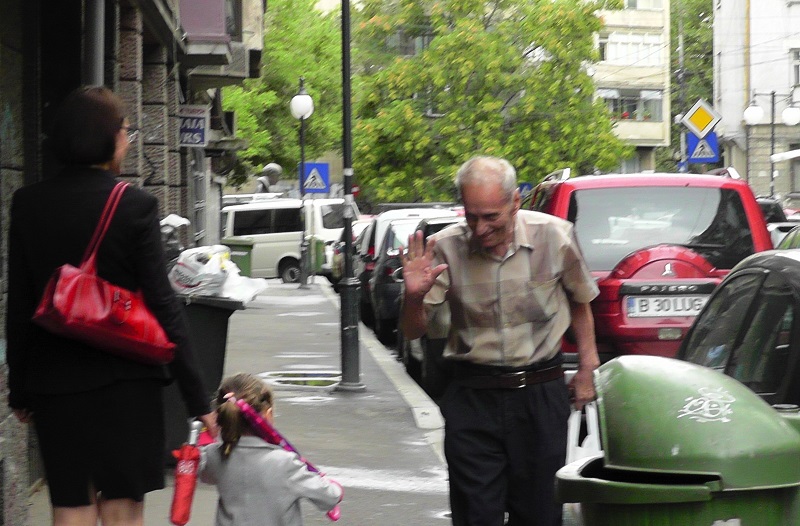 Acest bătrânel aparent inofensiv, care locuiește lângă Cișmigiu, este unul dintre CEI MAI CUMPLIȚI CRIMINALI ROMÂNI ÎN VIAȚĂ. Azi tocmai și-a aflat sentința