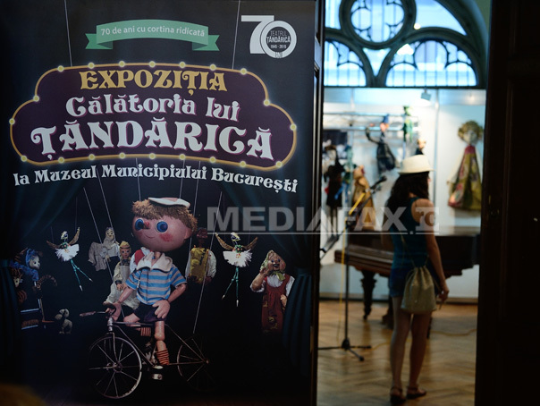 REPORTAJ: "Călătoria lui Țăndărică", 70 de ani de teatru într-o expoziție itinerantă - GALERIE FOTO