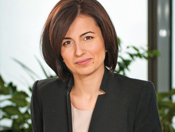 Are experiență de peste zece ani în telecom, iar acum este responsabilă pentru dezvoltarea viziunii și a strategiei Orange România