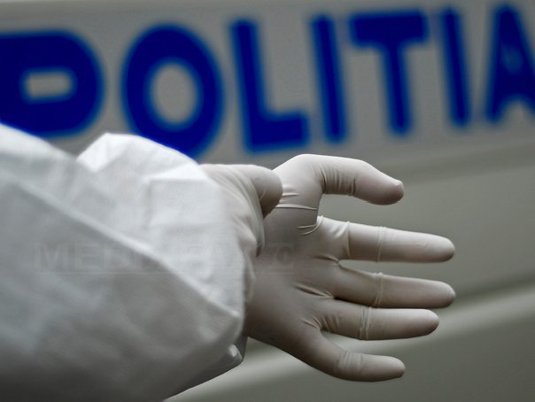Moarte suspectă în România: O adolescentă a fost găsită decedată într-un parc din Craiova. Polițiștii au deschis o anchetă