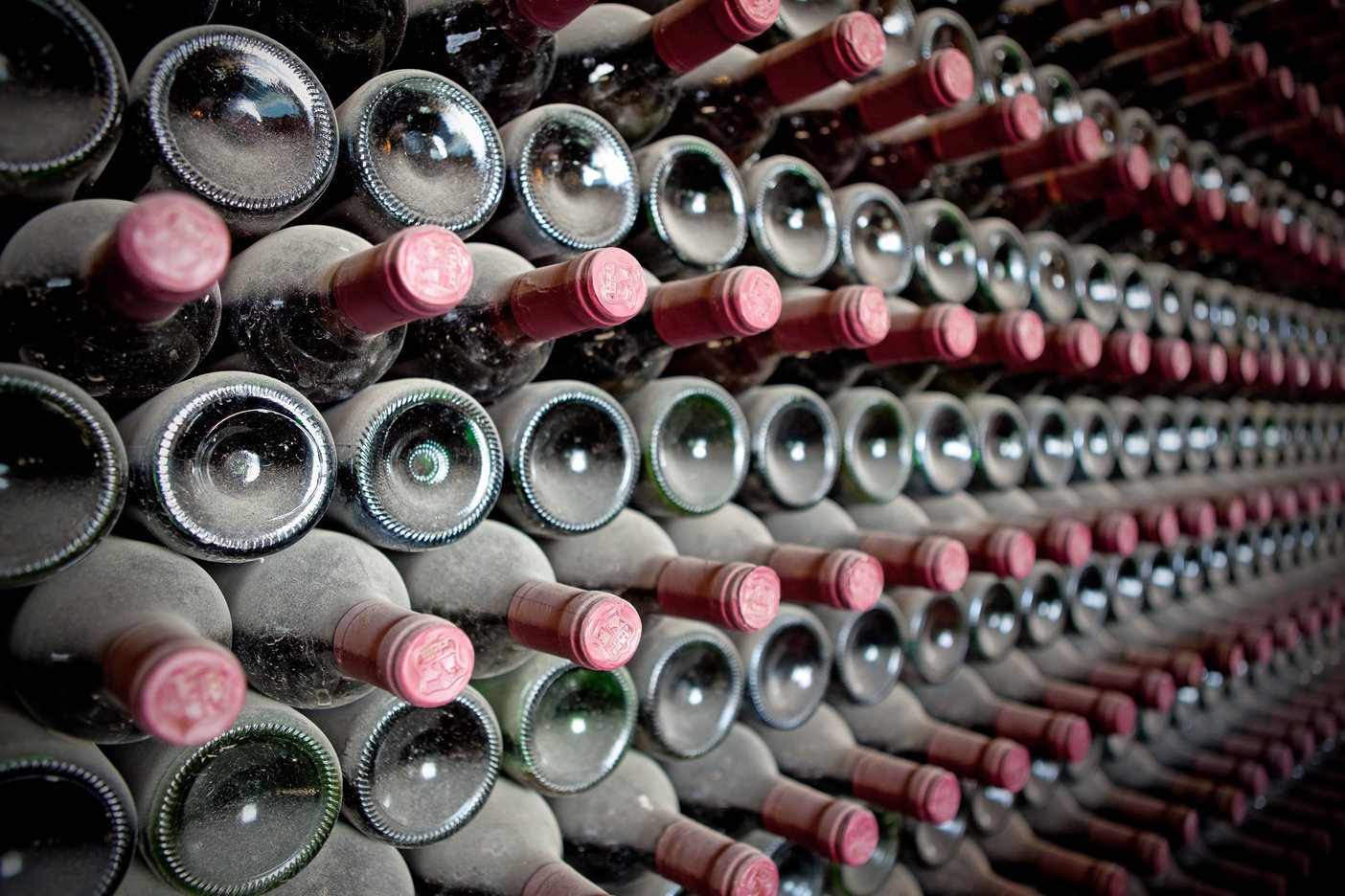 Cât costă cea mai scumpă sticlă de vin din lume