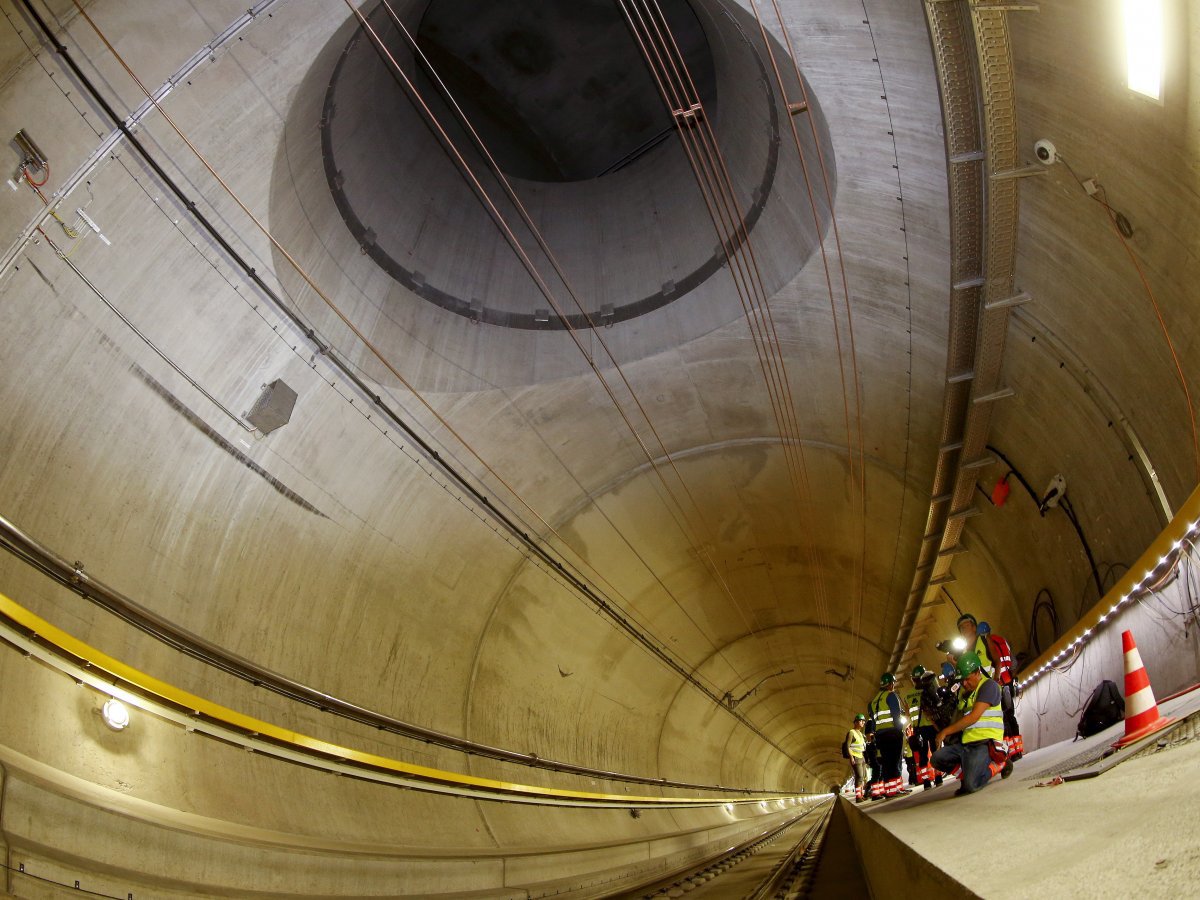 Au construit cel mai lung tunel din lume: are 56 de kilometri lungime