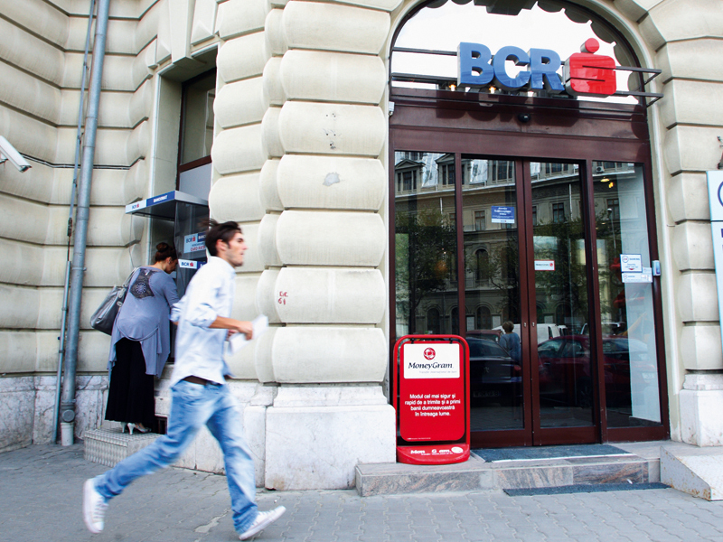 ANUNȚUL BCR care va afecta toți clienții: "Vom avea comisioane zero.."