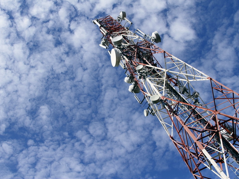 ANCOM: Românii plătesc în medie 34 de lei pe lună pentru internet fix achiziționat separat
