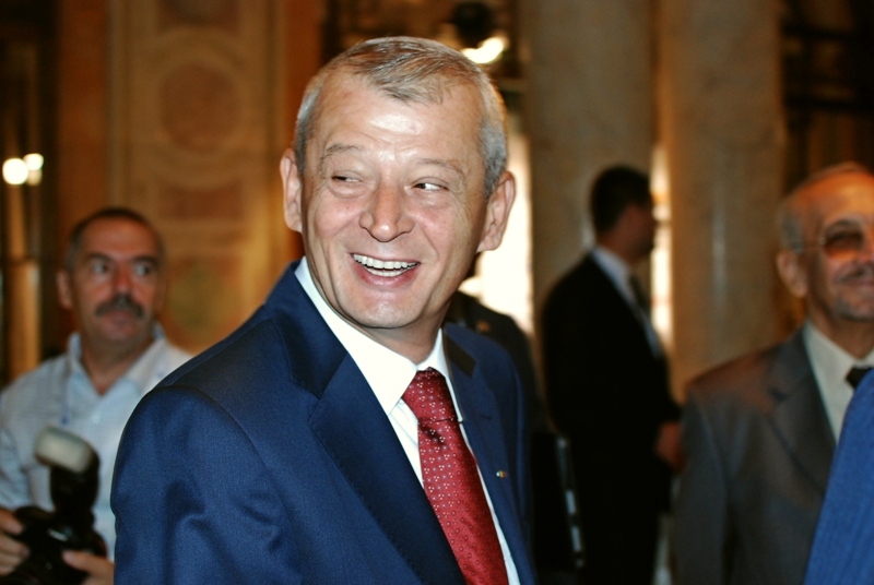 Cine este ziaristul care îi dădea lui Oprescu "informații pe surse" de la DNA că va fi arestat