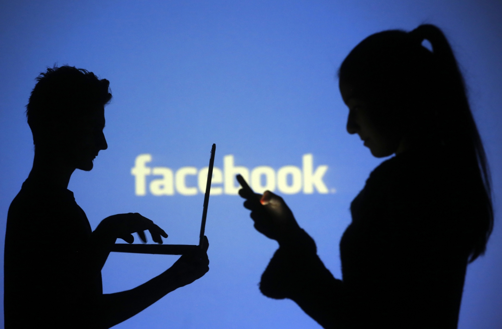 Cui lași moștenire profilul tău de Facebook?