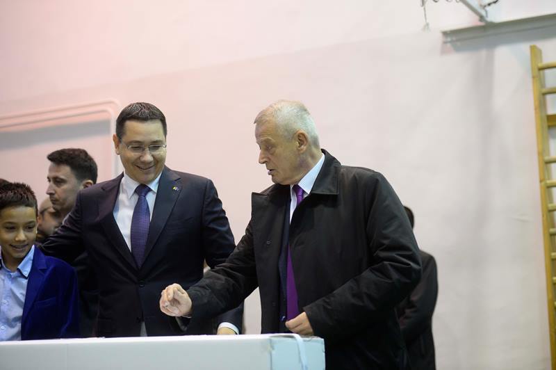 Mesajul este foarte clar. Ce a făcut Victor Ponta după reținerea lui Sorin Oprescu pentru luare de mită