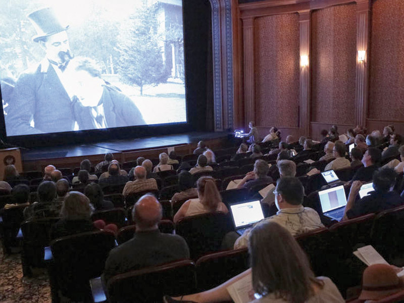 Festival de film inedit. Vizionare cu strigături