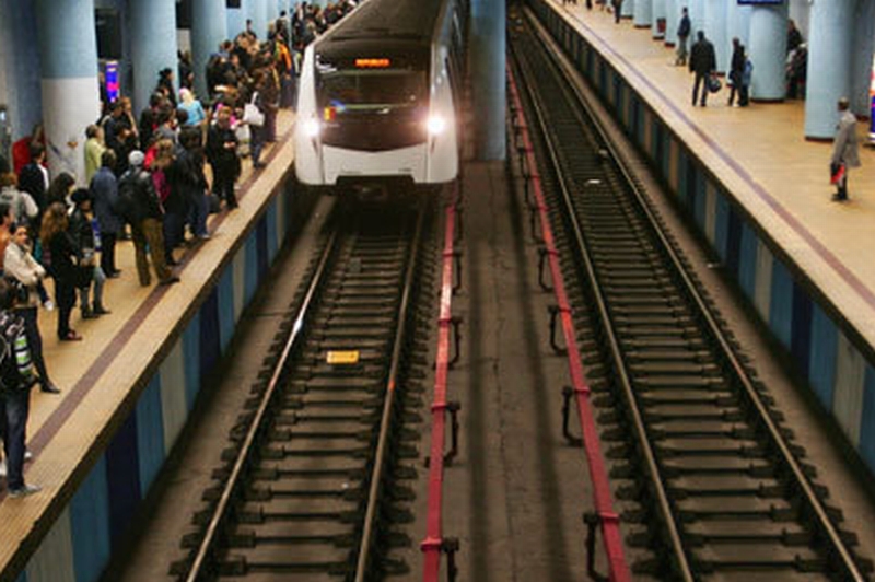 „ATENȚIE, SE ÎNCHID UȘILE!” Ce se va întâmpla cu „Vocea de la metrou”. Anunțul a fost făcut