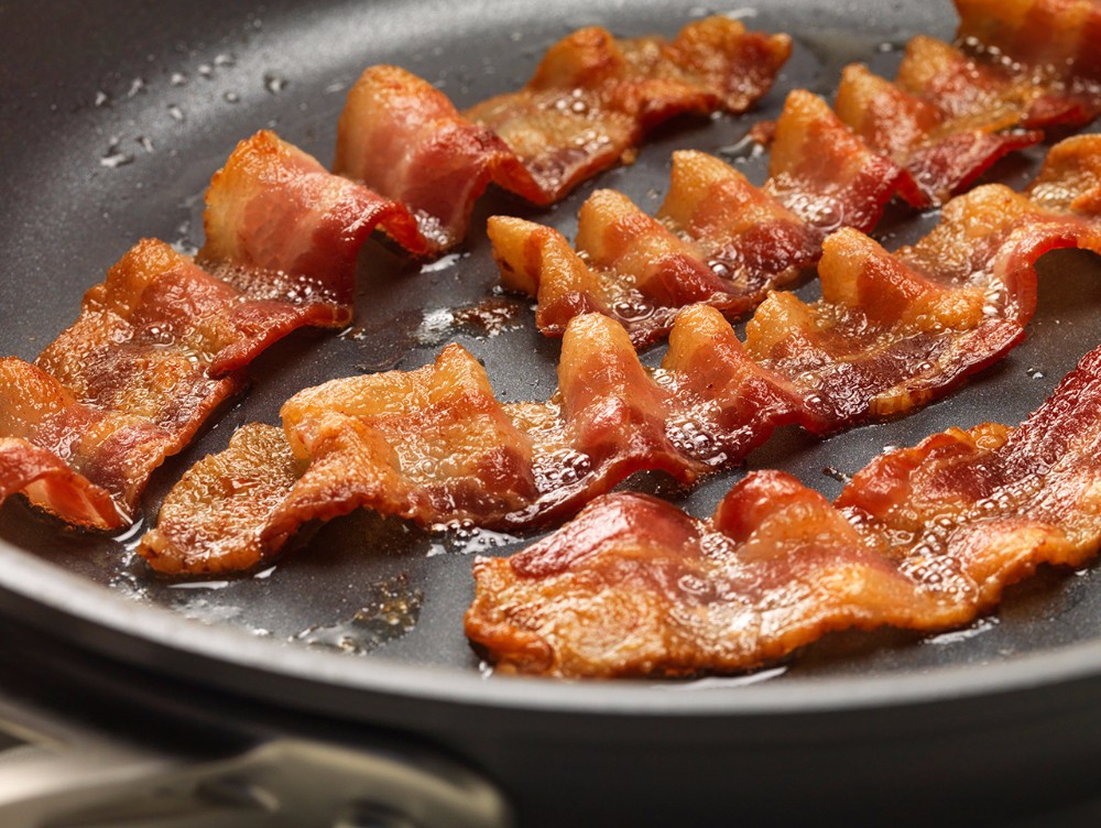 De ce este baconul atât de gustos
