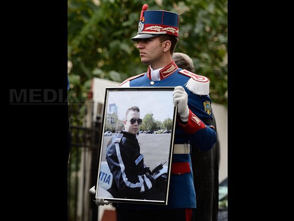O nouă DEZVĂLUIRE în cazul polițistului mort, care făcea parte din coloana lui Gabriel Oprea. Ce a fost pus să facă în ziua morții sale