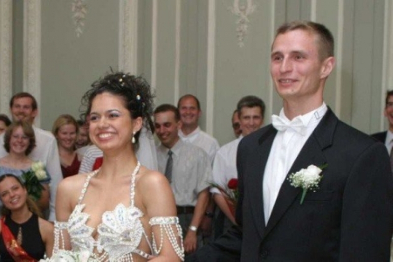 Când preotul și-a lăsat privirea în jos a înghețat: ”E o blasfemie adusă Domnului!”. De ce au fost dați afară din biserică acești miri