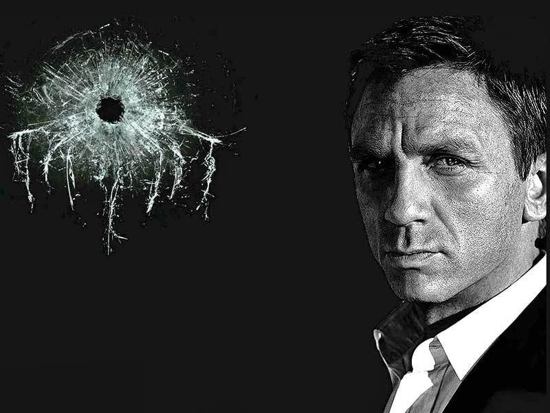 Cronică de film: James Bond se întoarce!