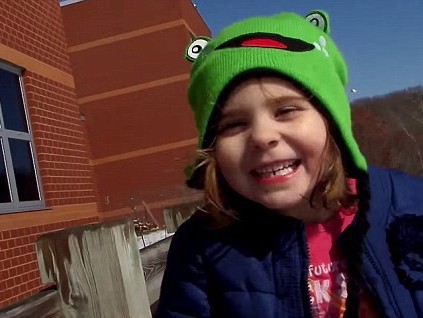 O fetiță plănuia să-și vândă fratele la pet store cu 54 de dolari.Vezi ce vroia să cumpere cu banii primiți pe fratele ei