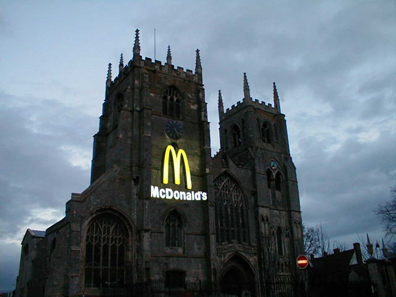 Credeați că Biserica Ortodoxă Română face mulți bani? Într-un stat european, biserica a câștigat mai mult decât McDonald's