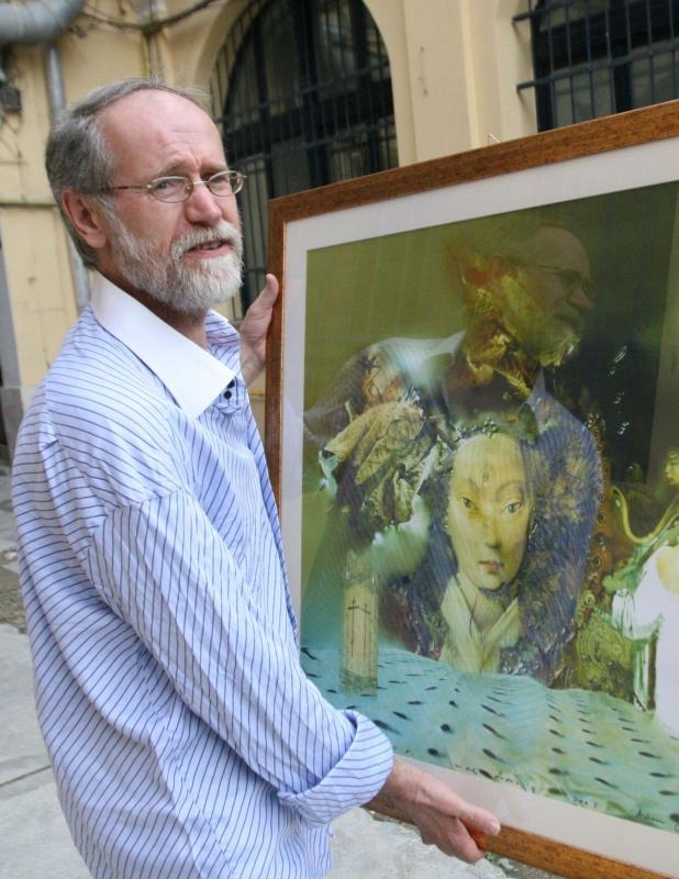 Pictorul Ovidiu Avram, ”Salvador Dali al României”, este printre primii 1.000 PICTORI ai lumii – FOTO