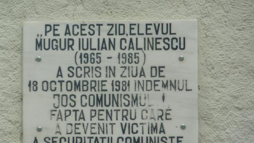 Povestea lui Mugur, elevul torturat de Securitate pentru că a îndrăznit să ceară libertate: „Îl țineau 3 ore pe zi în fața unei lămpi, până a făcut leucemie și a murit“