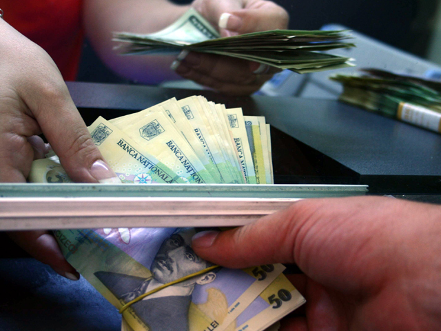 PROGRAMUL băncilor de ANUL NOU 2016. Băncile deschise pe 1 și 2 ianuarie