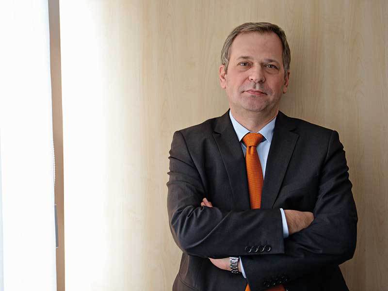 Lider în țara buldoexcavatoarelor