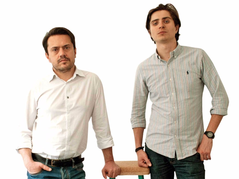 Doi antreprenori români își vând pe tot globul, produsele create într-un atelier din sudul Bucureștiului