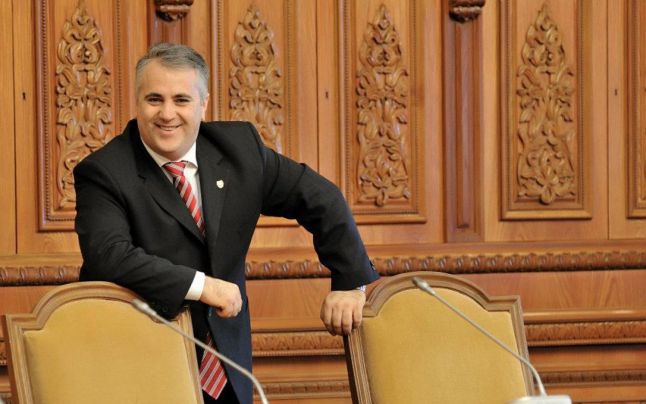 Un senator PNL a cerut 3.000 de euro ca să-și plătească factura la telefon