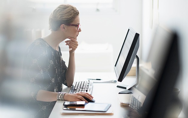 Angajatorii pot să monitorizeze conversațiile online ale salariațiilor