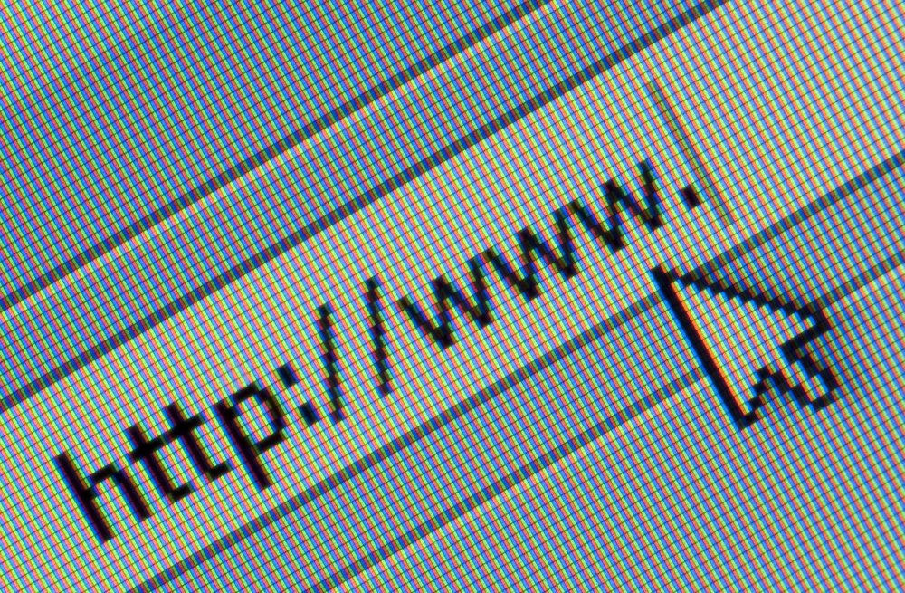 Un nou browser amenință supremația Chrome și Firefox. Noul browser le oferă bani utilizatorilor, promite să-i scape de reclamele enervante și este de două ori mai rapid