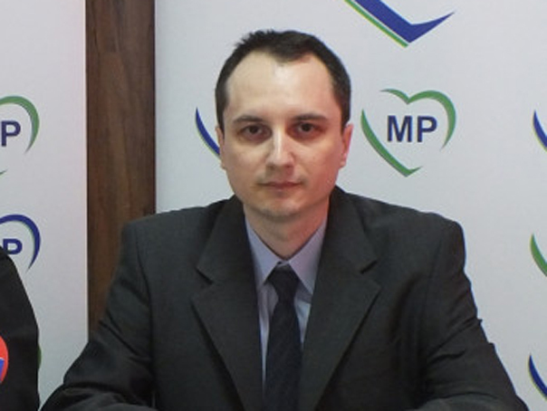 "Politician giurgiuvean, caut iubită": Un lider PMP a anunțat într-o conferință de presă că își dorește "o iubită atrăgătoare și inteligentă"