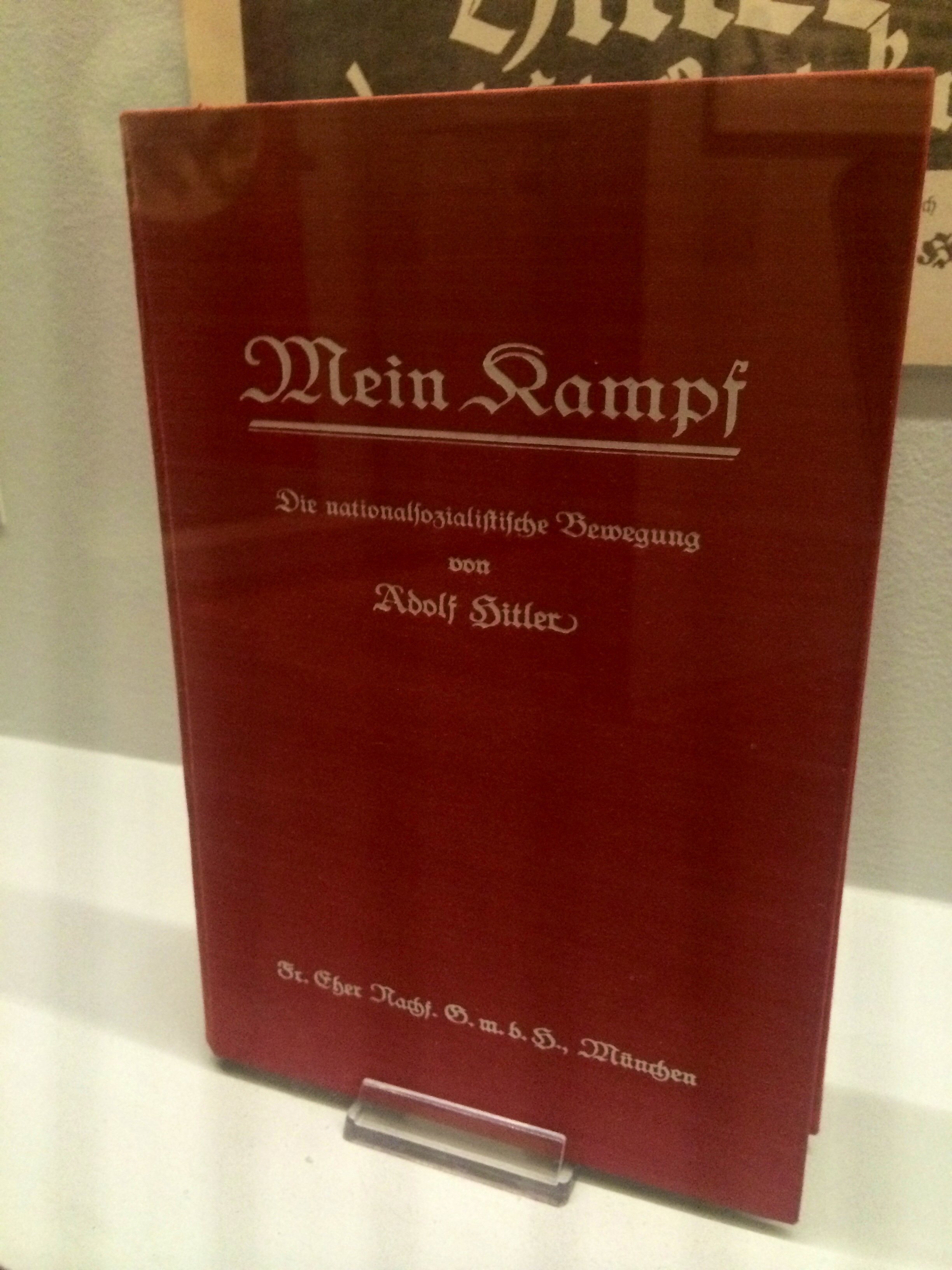 Câți bani a făcut Hitler din "Mein Kampf"