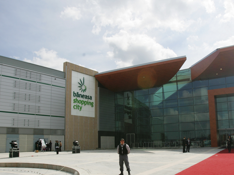 Clienții magazinelor din Băneasa Shopping City au lăsat mai mulți bani la casă în 2015