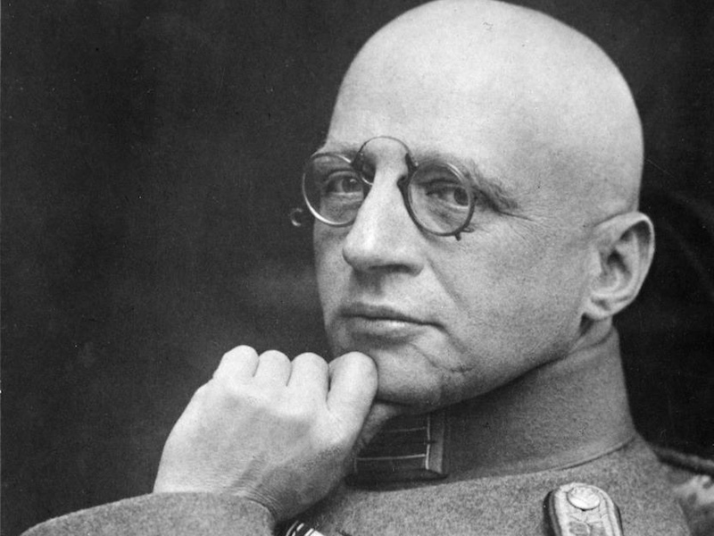 Unul dintre cei mai importanți și controversați oameni de știință ai secolului XX. A salvat miliarde de vieți, dar a și contribuit la uciderea a milioane de oameni