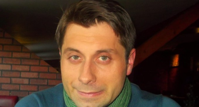 Cine este omul care i-a pus “gând rău” tutunului. Cum a ajuns o PETIȚIE ANTI-FUMAT o lege în toată regula
