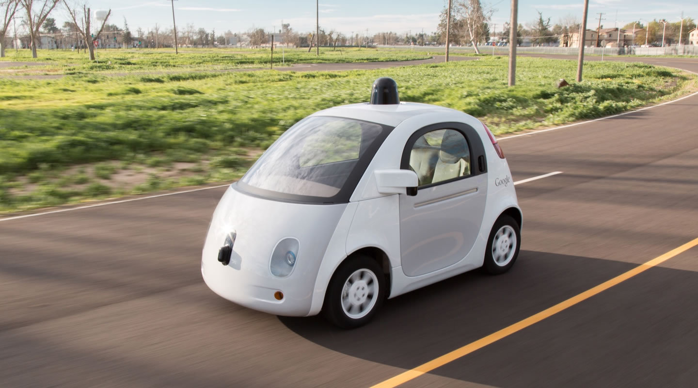 Sistemele de inteligență artificială ale mașinilor autonome ale Google pot fi considerate șoferi