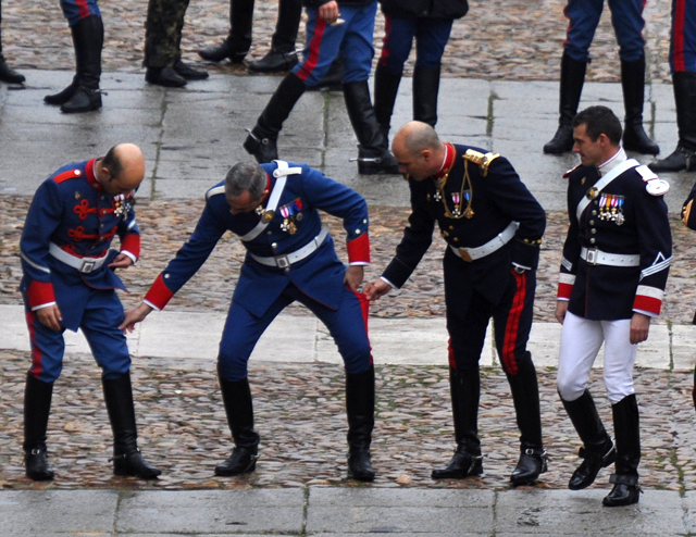 Cele mai bizare uniforme militare – GALERIE FOTO