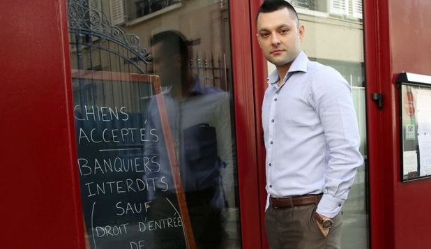 Restaurantul în care bancherii nu sunt primiți:''Accept animale, dar intrarea bancherilor este interzisă"