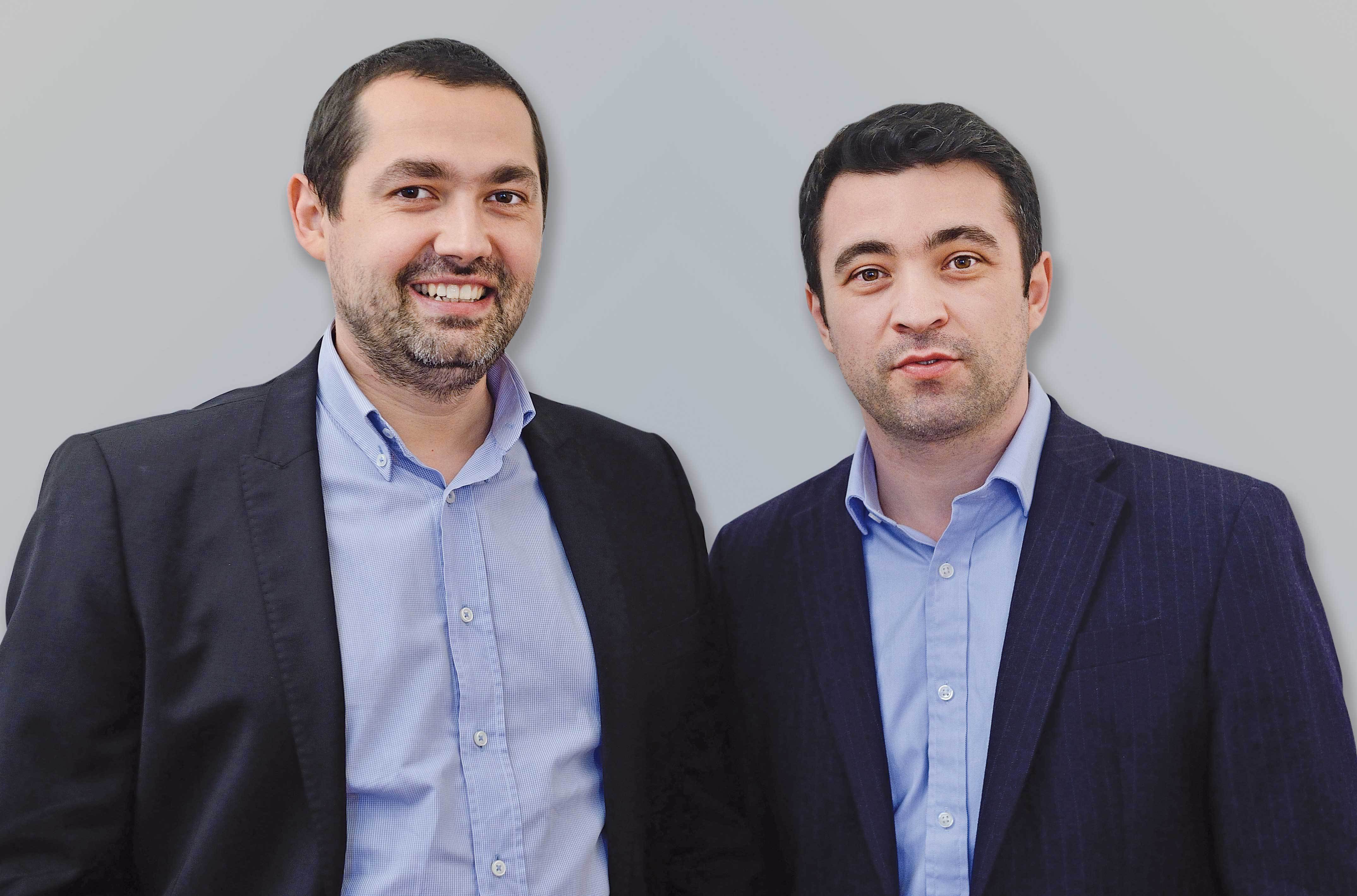 Doi români au transformat un joc financiar într-o platformă online de training a traderilor profesioniști