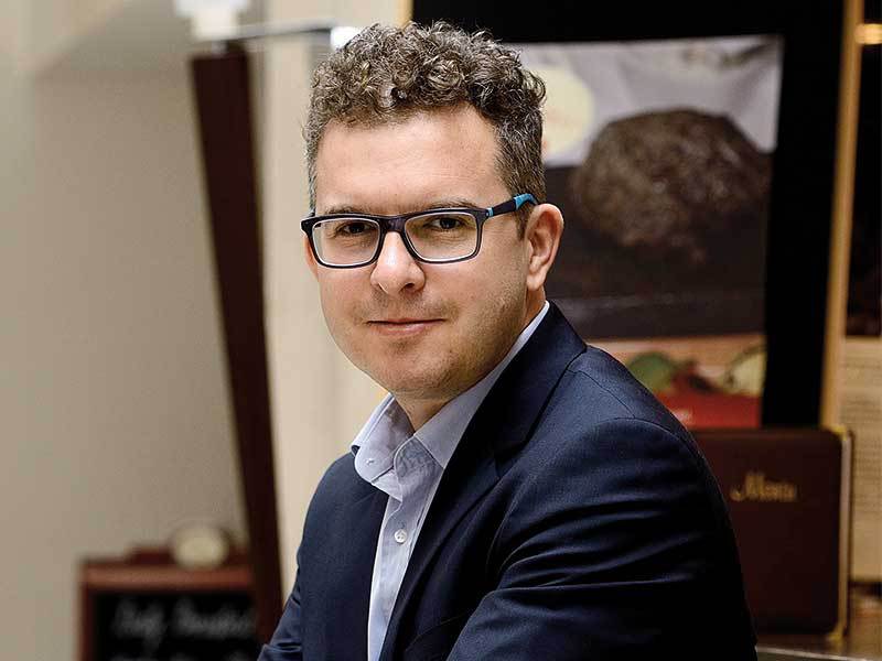 Revelația antreprenorului de 37 de ani care exportă jumătate din brânzeturile produse într-o fabrică din Alba
