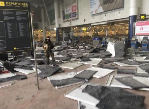 EXPLOZII puternice pe aeroportul din Bruxelles: 11 morți și 25 de răniți - FOTO, VIDEO